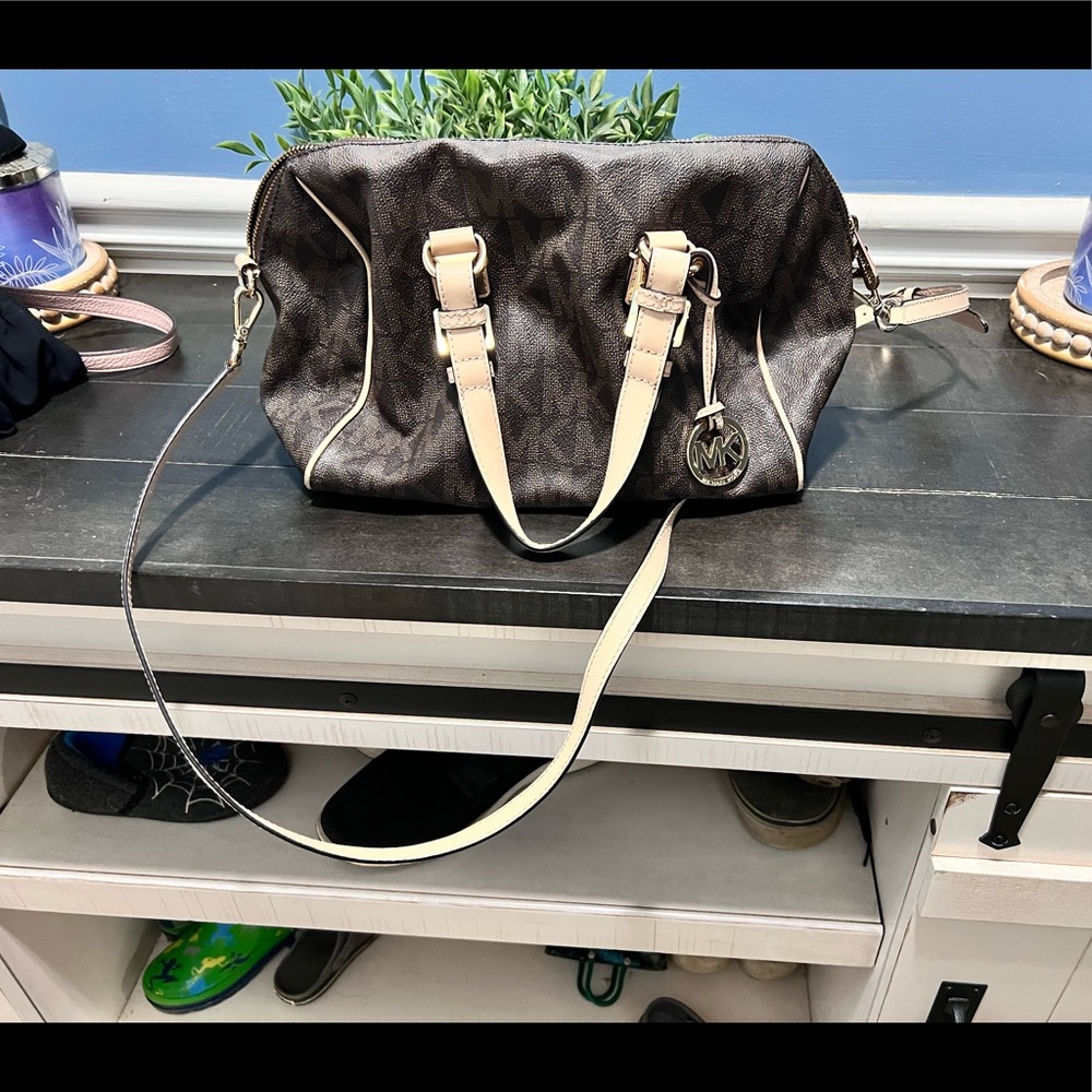 Michael kors satchel